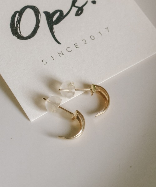Ops.(オプス)の「三日月 ピアス レディース ハーフムーン 18K 金属アレルギー対応【LUZON ルゾン】(ピアス(両耳用)・レディース・イエローゴールド・ONE SIZE)」の15枚目の写真