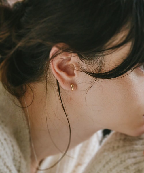 Ops.(オプス)の「三日月 ピアス レディース ハーフムーン 18K 金属アレルギー対応【LUZON ルゾン】(ピアス(両耳用)・レディース・イエローゴールド・ONE SIZE)」の5枚目の写真