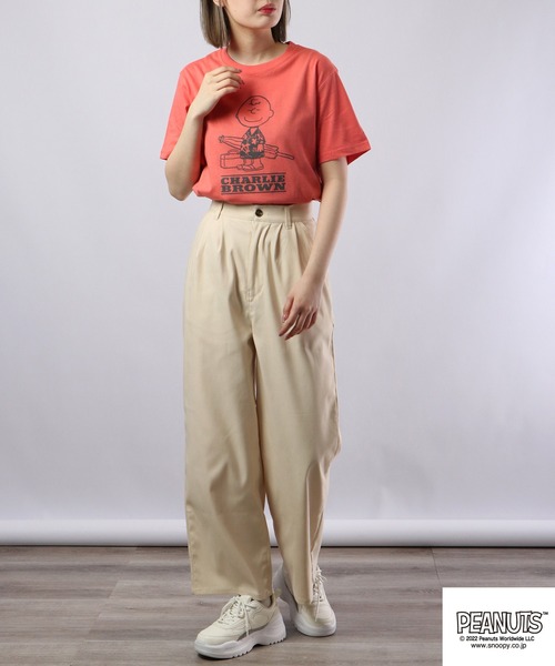 PEANUTS（ピーナッツ）の「PEANUTS スヌーピー アロハ柄 Tシャツ 半袖（Tシャツ/カットソー・レディース・カーキ/グレー系その他/アイボリー/ピンク系その他/グレイッシュベージュ/チャコールグレー/クリーム/グレイッシュブルー/グリーン/ホワイト系その他/ネイビー/ベージュ・M/L/LL）」の14枚目の写真