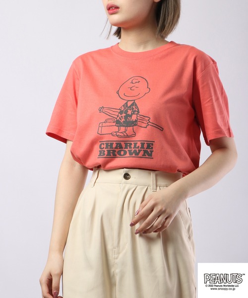 PEANUTS（ピーナッツ）の「PEANUTS スヌーピー アロハ柄 Tシャツ 半袖（Tシャツ/カットソー・レディース・カーキ/グレー系その他/アイボリー/ピンク系その他/グレイッシュベージュ/チャコールグレー/クリーム/グレイッシュブルー/グリーン/ホワイト系その他/ネイビー/ベージュ・M/L/LL）」の18枚目の写真