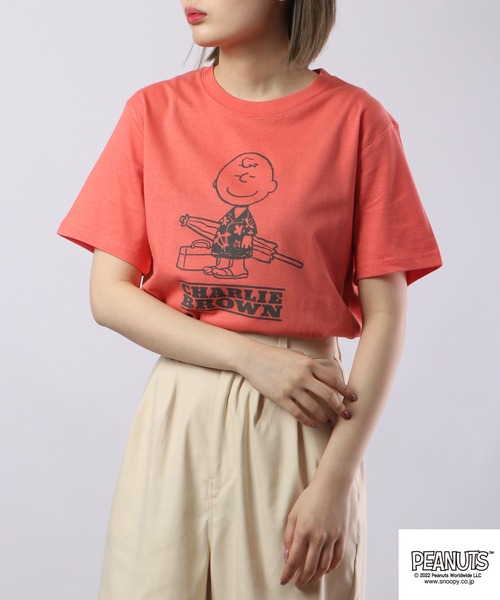 PEANUTS（ピーナッツ）の「PEANUTS スヌーピー アロハ柄 Tシャツ 半袖（Tシャツ/カットソー・レディース・カーキ/グレー系その他/アイボリー/ピンク系その他/グレイッシュベージュ/チャコールグレー/クリーム/グレイッシュブルー/グリーン/ホワイト系その他/ネイビー/ベージュ・M/L/LL）」の17枚目の写真