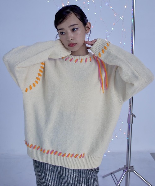 miette（ミエット）の「配色ｽﾃｯﾁｵｰﾊﾞｰｻｲｽﾞﾆｯﾄ（ニット/セーター・レディース・ピンク/グリーン/ブラック/アイボリー・FREE）」の2枚目の写真