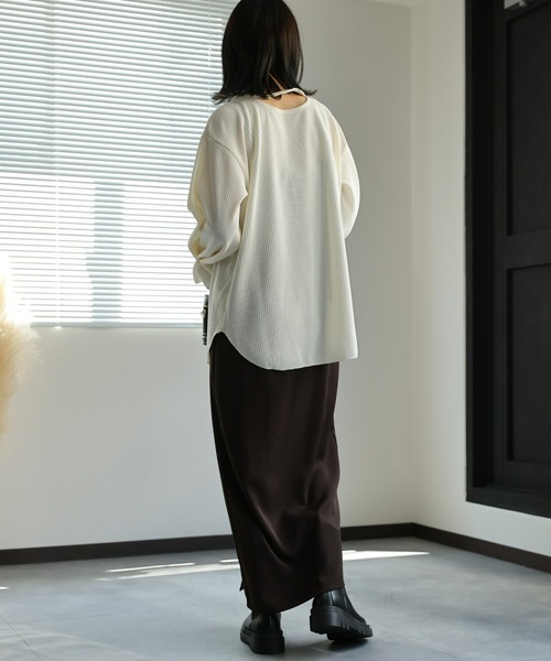 ap retro(アプレトロ)の「デザインスリーブプルオーバー /長袖カット/ロンT(Tシャツ/カットソー・レディース・アイボリー/ブラック・MEDIUM)」の21枚目の写真