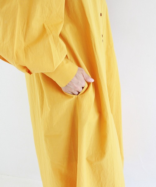 Crisp（クリスプ）の「プレイフルロングシャツワンピース（ワンピース・レディース・ベージュ/マスタード/ホワイト・FREE）」の22枚目の写真