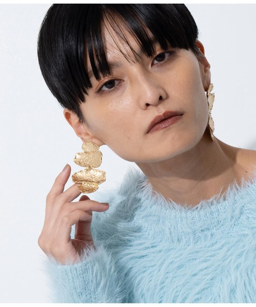Settimissimo(セッティミッシモ)の「ITALYマットゴールド/シルバー大ぶりリーフピアス(ピアス(両耳用)・レディース・ゴールド/シルバー・FREE)」の6枚目の写真