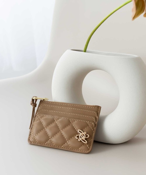 RANDA（ランダ）の「キルティングミニフラグメントケース（カードケース・レディース・ベージュ/ピンク/ブルー/ブラウン/ブラック・FREE）」の2枚目の写真