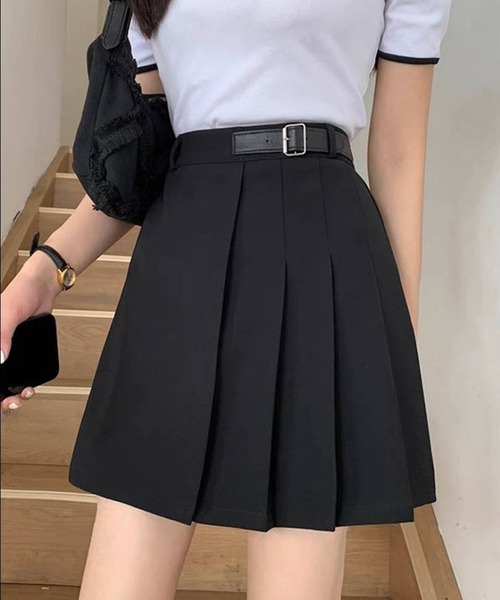 ♡新品タグ付き♡ FLARE WOMAN サイドベルトミニスカート 1679622949.jpg