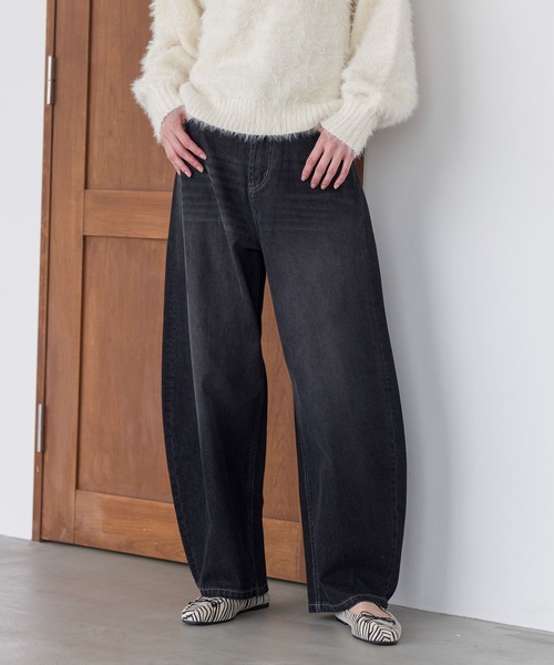 LAKOLE(ラコレ)の「カーブシルエットデニム / 982735(デニムパンツ・レディース・ネイビー/ブラック/ブルー・SMALL/MEDIUM/LARGE)」の2枚目の写真