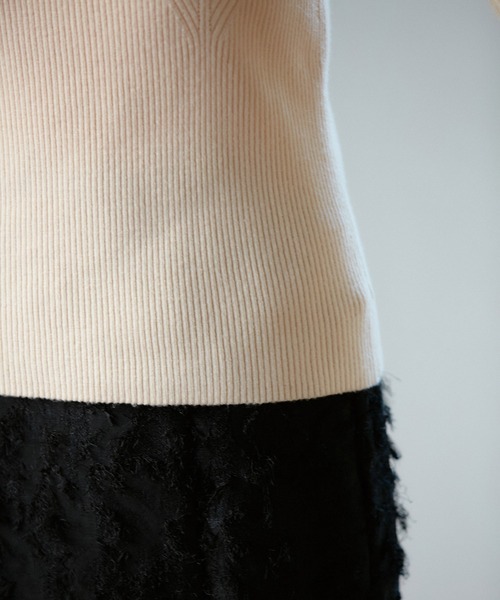 VIS（ビス）の「ビスチェドッキングフレアスリーブニット（ニット/セーター・レディース・レッド/キナリ/ブラック・FREE）」の19枚目の写真