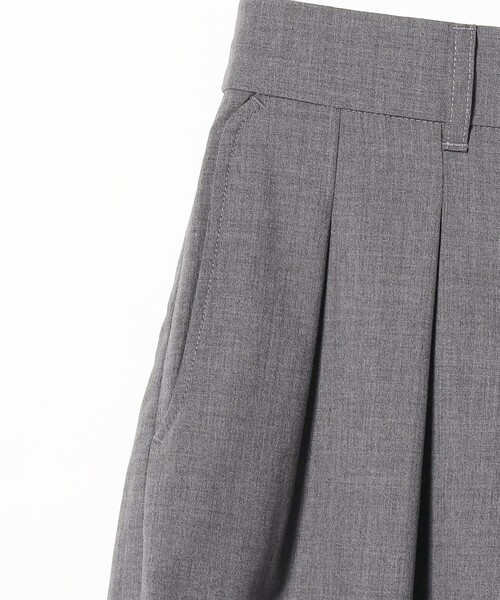 Ray BEAMS(レイビームス)の「FARAH / Two Tuck Wide Shorts(その他パンツ・レディース・グレー/その他・26inch/28inch)」の7枚目の写真