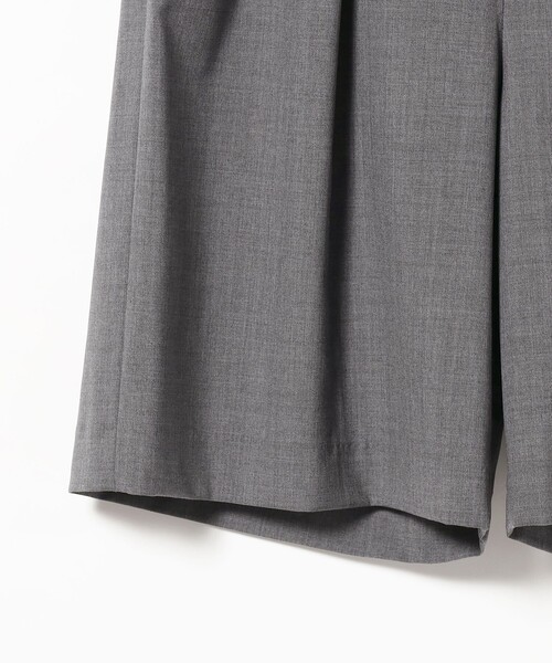 Ray BEAMS(レイビームス)の「FARAH / Two Tuck Wide Shorts(その他パンツ・レディース・グレー/その他・26inch/28inch)」の9枚目の写真