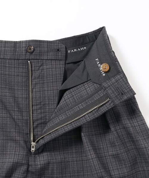 Ray BEAMS(レイビームス)の「FARAH / Two Tuck Wide Shorts(その他パンツ・レディース・グレー/その他・26inch/28inch)」の3枚目の写真