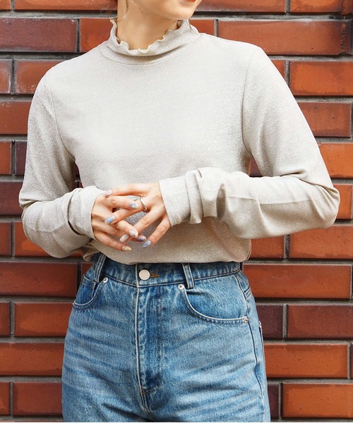 tiptop（ティップトップ）の「ラメハイネックロンT（Tシャツ/カットソー・レディース・チャコールグレー/ブラック/グレー/アイボリー・FREE）」の2枚目の写真