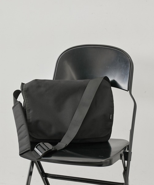 PACKING（パッキング）の「【 PACKING / パッキング 】UTILITY MESSENGER BAG / ユーティリティーメッセンジャーバッグ（メッセンジャーバッグ・メンズ・ブラック・FREE）」の2枚目の写真