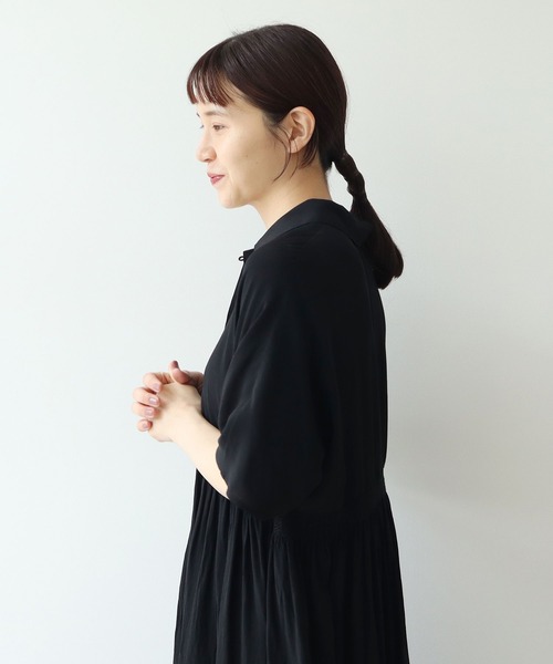 yuni（ユニ ）の「シャーリング ペプラム シャツワンピース