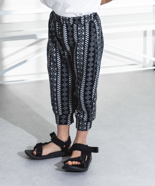 pairmanon(ペアマノン)の「【しなやかストレッチ】ユニセックス ストレッチ 7分丈パンツ(その他パンツ・キッズ・ライトホワイト/ブラック/ライトグレー/チャコールグレー/その他/ブラック系その他/グレー系その他/ブラウン系その他/ベージュ系その他/グリーン系その他/ホワイト系その他/ホワイト系その他2/ホワイト系その他3/グレー系その他2/ブラウン系その他2/ベージュ系その他2/ストライプ/ドット/チェック/ライトベージュ/ブラック系その他2/ブラウン/テラコッタ・90/100/110/120/80/130)」の11枚目の写真