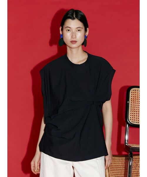 UN3D.（アンスリード）の「W TUCK LOOSE CUT TOP / ダブルタック