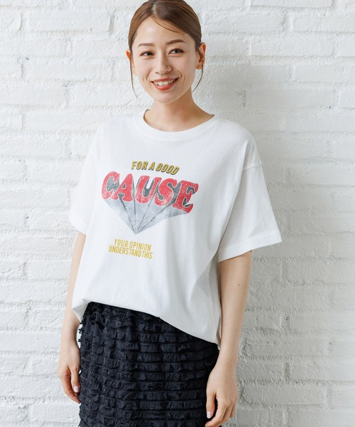 LAKOLE（ラコレ）の「グラフィックプリントＴ / 116545（Tシャツ/カットソー・レディース・オフホワイト/チャコールグレー/イエロー系その他/ダークグレー/アイボリー・SMALL/MEDIUM）」の2枚目の写真