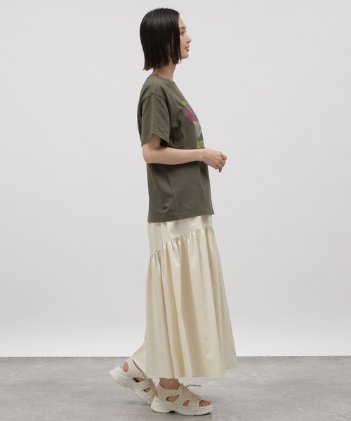 LAKOLE（ラコレ）の「グラフィックプリントＴ / 116545（Tシャツ/カットソー・レディース・オフホワイト/チャコールグレー/イエロー系その他/ダークグレー/アイボリー・SMALL/MEDIUM）」の18枚目の写真