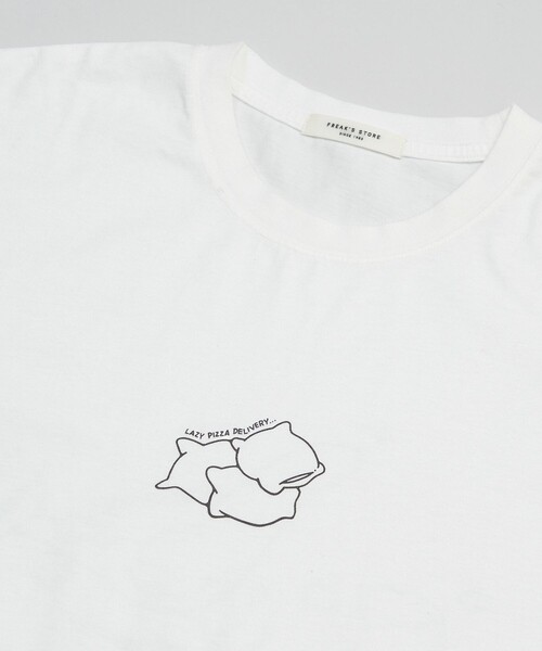 FREAK'S STORE(フリークスストア)の「LAZY PIZZA DELIVERY/レイジーピザデリバリー 別注 SLEEPY DINO TEE/別注 スリーピーディノTシャツ(Tシャツ/カットソー・レディース・ブルー/オフホワイト・ONE SIZE)」の7枚目の写真