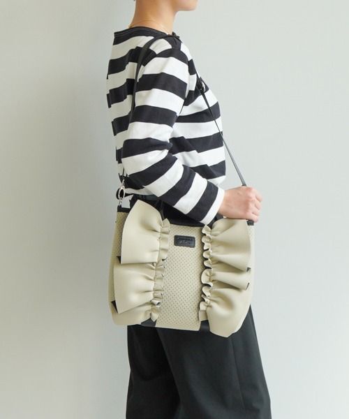 Jewelna Rose（ジュエルナローズ）の「フリルトートバッグ 16205（ハンドバッグ・レディース・ベージュ系その他/カーキ/グレイッシュベージュ・FREE）」の14枚目の写真