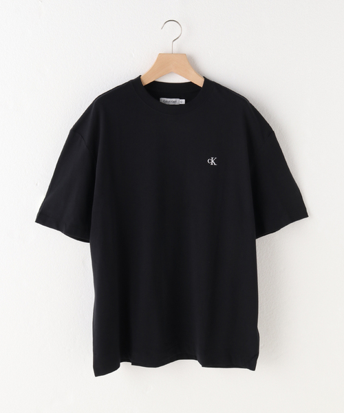 Calvin Klein（カルバン・クライン）の「【Calvin Klein / カルバン クライン】SS RLXD ARCHIVE TEE（Tシャツ/カットソー・メンズ・ホワイト/チャコールグレー/ブラック/サックスブルー・SMALL/LARGE/MEDIUM）」の2枚目の写真