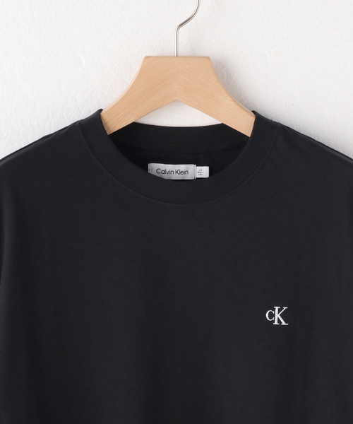 Calvin Klein（カルバン・クライン）の「【Calvin Klein / カルバン クライン】SS RLXD ARCHIVE TEE（Tシャツ/カットソー・メンズ・ホワイト/チャコールグレー/ブラック/サックスブルー・SMALL/LARGE/MEDIUM）」の19枚目の写真