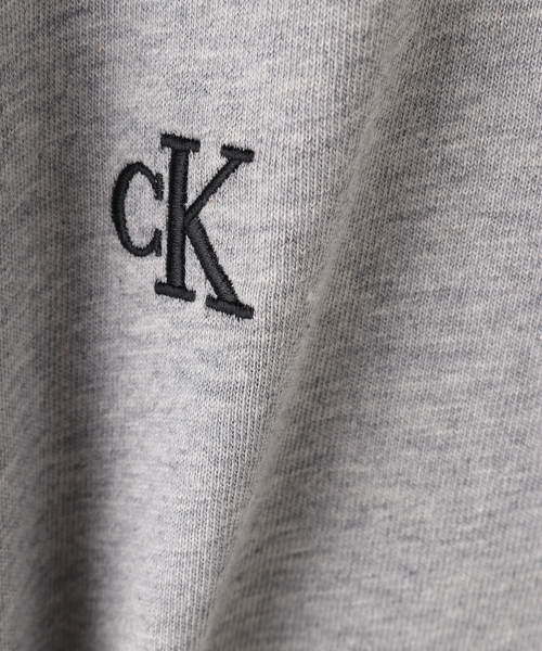 Calvin Klein（カルバン・クライン）の「【Calvin Klein / カルバン クライン】SS RLXD ARCHIVE TEE（Tシャツ/カットソー・メンズ・ホワイト/チャコールグレー/ブラック/サックスブルー・SMALL/LARGE/MEDIUM）」の11枚目の写真