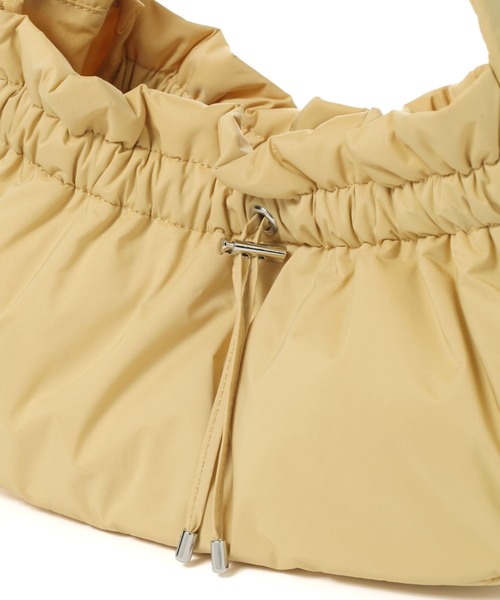 LAKOLE（ラコレ）の「パデットギャザーワンハンドルバッグ / 125596（ハンドバッグ・レディース・ブラック/イエロー/オフホワイト・FREE）」の15枚目の写真