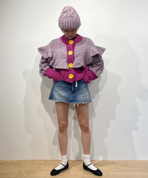 HOLIDAY（ホリデイ）の「CABLEKNIT RUFFLE CARDIGAN ケーブルニットラッフルカーディガン（カーディガン/ボレロ・レディース・ピンク/ブルー・ONE SIZE）」の12枚目の写真