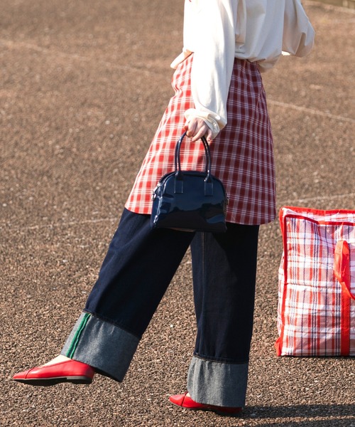 BONLECILL(ボンルシール)の「カラーステッチロールアップワイドデニムパンツ(デニムパンツ・レディース・ブラック/ブルー系1/ネイビー・M/S/L)」の9枚目の写真