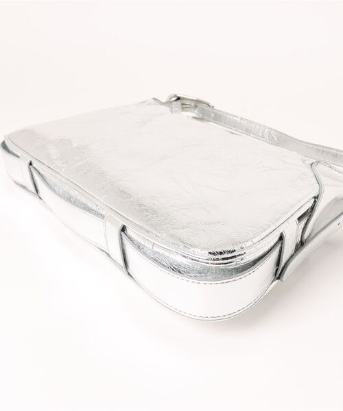 Cepica（セピカ）の「ダブルバックルワンハンドルショルダー（ショルダーバッグ・レディース・レッド/シルバー・FREE）」の6枚目の写真