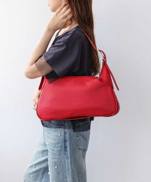 Cepica（セピカ）の「ダブルバックルワンハンドルショルダー（ショルダーバッグ・レディース・レッド/シルバー・FREE）」の2枚目の写真