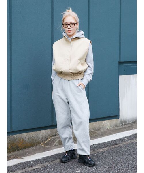 Ungrid（アングリッド）の「ノースリデザインルーズベスト（ベスト・レディース・ベージュ/チャコールグレー・FREE）」の9枚目の写真