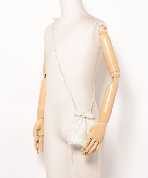 ADAM ET ROPE'（アダムエロペ）の「【ANAN'S(アナンズ)】CROCHET CUTDANA POUCH（ショルダーバッグ・レディース・オフホワイト・FREE）」の2枚目の写真