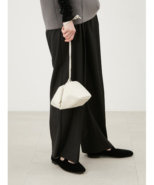 Mila Owen（ミラオーウェン）の「ショルダー付き2WAYスクエアバッグ（ショルダーバッグ・レディース・ブラック/アイボリー/キャメル・FREE）」の7枚目の写真