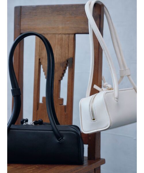 LAGUNAMOON(ラグナムーン)の「スムースタッチミニボストン(ショルダーバッグ・レディース・ブラック/アイボリー/ホワイト・FREE)」の4枚目の写真