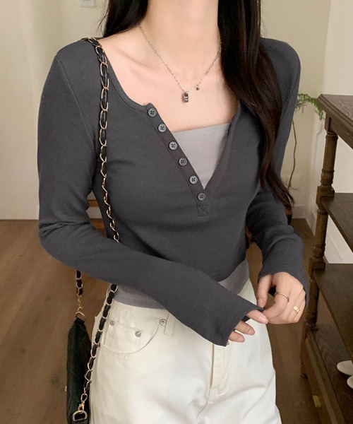 Per sist ence(パーシエンス)の「オープンヘンリーネックレイヤード風長袖トップス(Tシャツ/カットソー・レディース・ネイビー/ベージュ/チャコールグレー・MEDIUM/LARGE/X-LARGE/SMALL)」の10枚目の写真