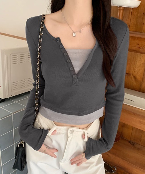 Per sist ence(パーシエンス)の「オープンヘンリーネックレイヤード風長袖トップス(Tシャツ/カットソー・レディース・ネイビー/ベージュ/チャコールグレー・MEDIUM/LARGE/X-LARGE/SMALL)」の11枚目の写真