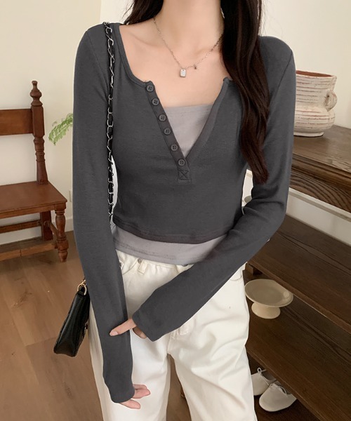 Per sist ence(パーシエンス)の「オープンヘンリーネックレイヤード風長袖トップス(Tシャツ/カットソー・レディース・ネイビー/ベージュ/チャコールグレー・MEDIUM/LARGE/X-LARGE/SMALL)」の6枚目の写真