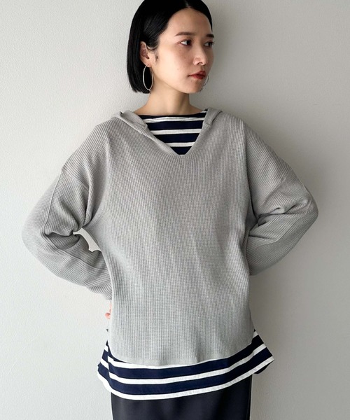 Doux archives(ドゥアルシーヴ)の「ワッフルフーディニット(ニット/セーター・レディース・ブラック/ベージュ/グレー・38)」の1枚目の写真