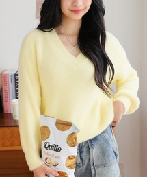 Vネックふわふわシャギーニット