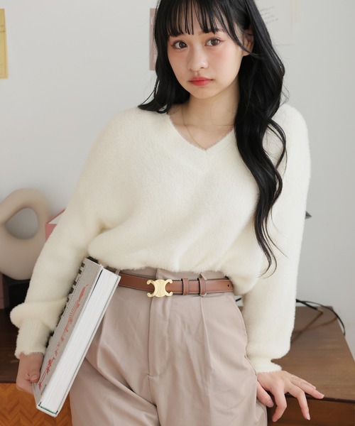 Girly Doll(ガーリードール)の「Vネックふわふわシャギーニット(ニット/セーター・レディース・ホワイト/キャメル/イエロー/ブルー・F)」の9枚目の写真