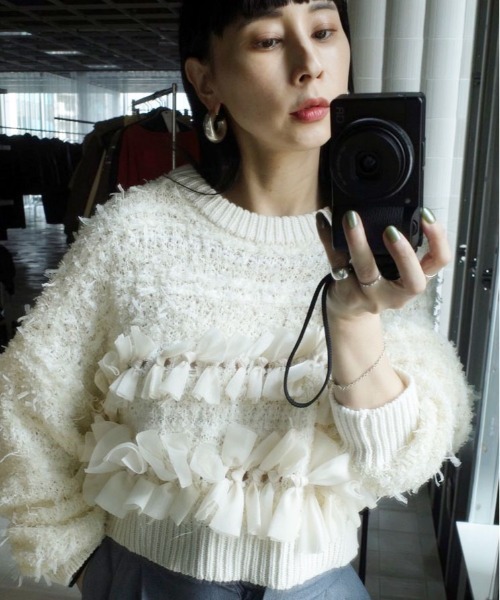 トップス Ameri RIBBON TAPE SHORT KNIT TOP Ameri（アメリ）の「RIBBON TAPE SHORT KNIT TOP（ニット