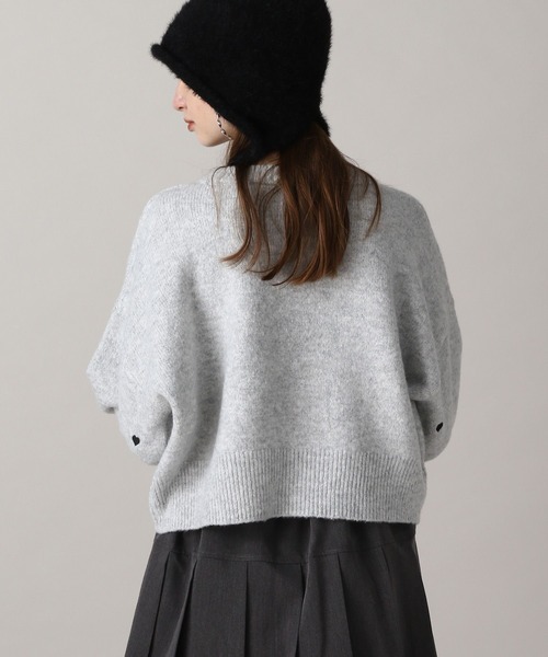FOREVER 21（フォーエバー トゥエンティーワン）の「【2024FW】ハート刺繍クロップドニットプルオーバー（ニット/セーター・レディース・グレー/ネイビー/グリーン・FREE）」の13枚目の写真