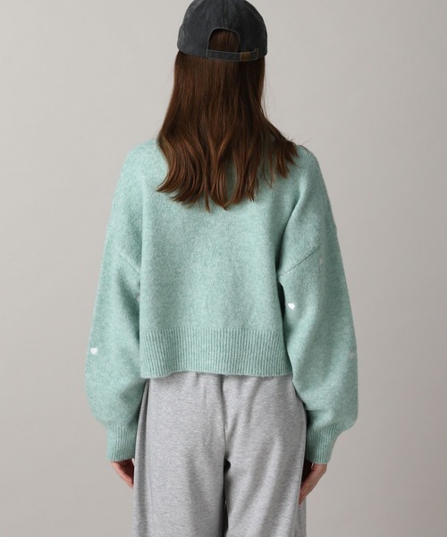 FOREVER 21（フォーエバー トゥエンティーワン）の「【2024FW】ハート刺繍クロップドニットプルオーバー（ニット/セーター・レディース・グレー/ネイビー/グリーン・FREE）」の18枚目の写真