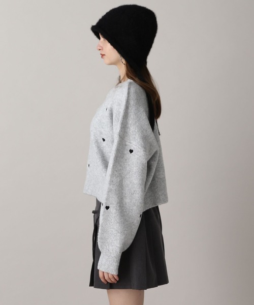 FOREVER 21（フォーエバー トゥエンティーワン）の「【2024FW】ハート刺繍クロップドニットプルオーバー（ニット/セーター・レディース・グレー/ネイビー/グリーン・FREE）」の20枚目の写真