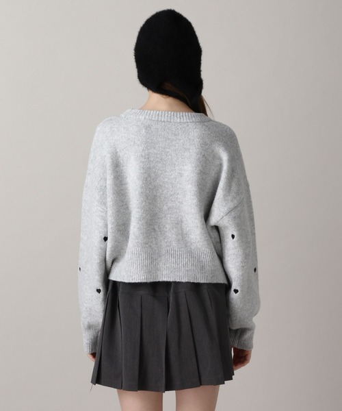 FOREVER 21（フォーエバー トゥエンティーワン）の「【2024FW】ハート刺繍クロップドニットプルオーバー（ニット/セーター・レディース・グレー/ネイビー/グリーン・FREE）」の21枚目の写真