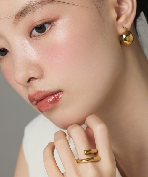 ciite' surgical stainless(シーテサージカルステンレス)の「【 金属アレルギー対応 】 ぷっくりフープピアス サージカルステンレス (両耳用)(ピアス(両耳用)・レディース・ゴールド/シルバー・FREE)」の10枚目の写真