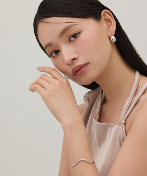 ciite' surgical stainless(シーテサージカルステンレス)の「【 金属アレルギー対応 】 ぷっくりフープピアス サージカルステンレス (両耳用)(ピアス(両耳用)・レディース・ゴールド/シルバー・FREE)」の18枚目の写真